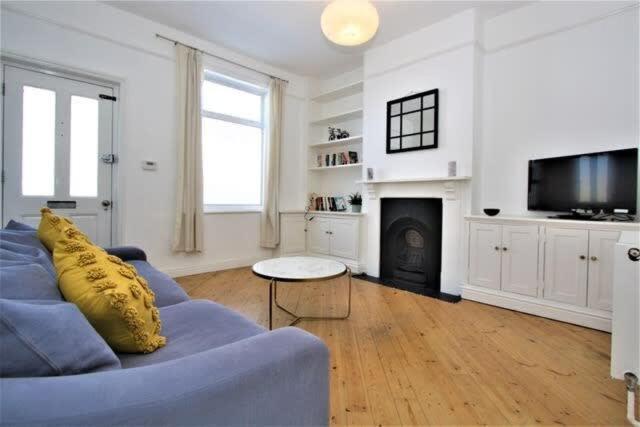 Cosy 2 Bedroom Victorian Townhouse In The Town Centre Bury St. Edmunds Exterior photo