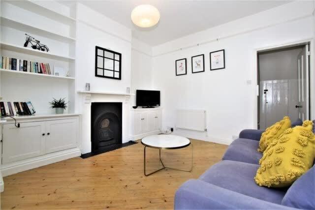Cosy 2 Bedroom Victorian Townhouse In The Town Centre Bury St. Edmunds Exterior photo