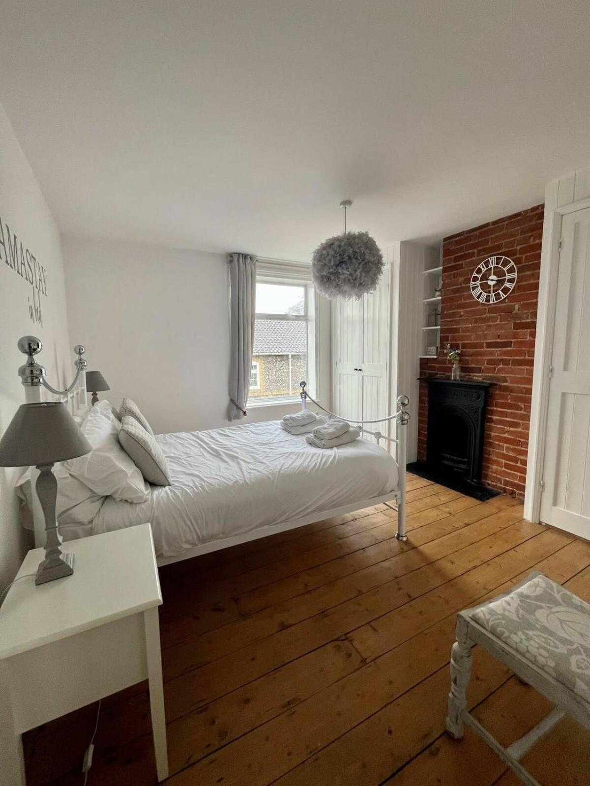 Cosy 2 Bedroom Victorian Townhouse In The Town Centre Bury St. Edmunds Exterior photo