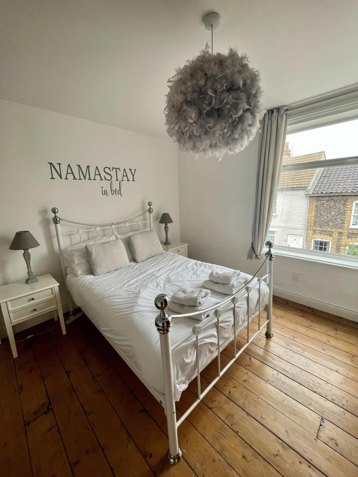 Cosy 2 Bedroom Victorian Townhouse In The Town Centre Bury St. Edmunds Exterior photo
