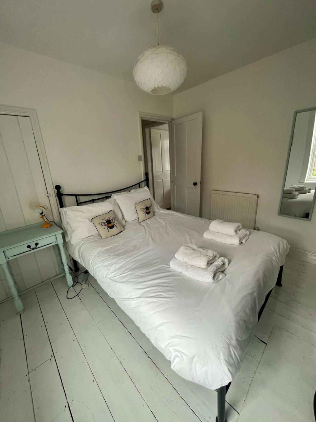 Cosy 2 Bedroom Victorian Townhouse In The Town Centre Bury St. Edmunds Exterior photo